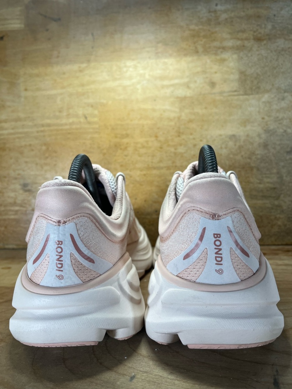 Hoka One One Bondi 9 Womens Size 8 Running Shoes Sneakers Light Pink Rose Latte - Picture 5 of 12